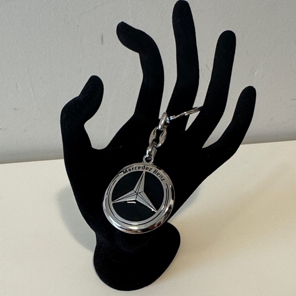 NEW✨Mercedes-Benz Silver and Black Keychain - Picture 3 of 6
